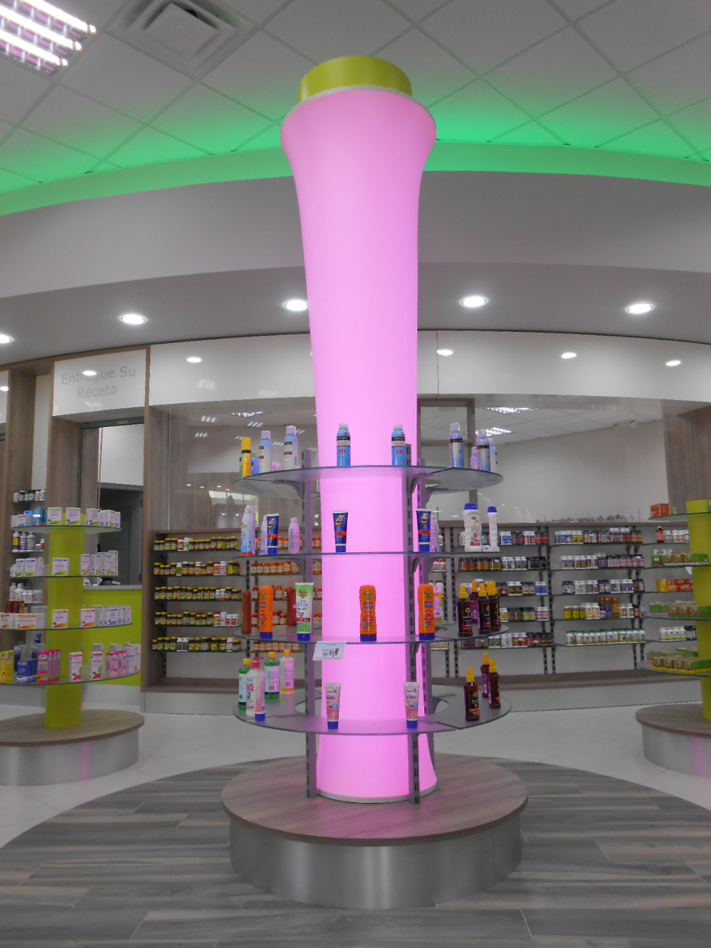 Column with color changing LED, Pharmacia Las Colinas, Apotheke bei AT Design Team