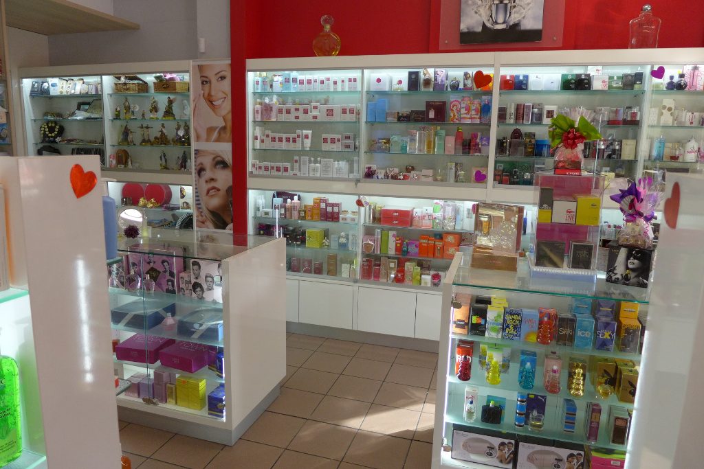 Cosmetic 2, Farmacia Domenech, Apotheke bei AT Design Team