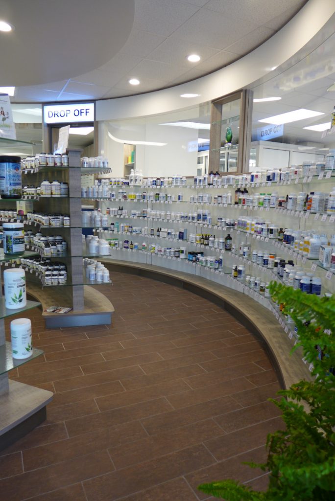 Curved Front to lab, Custom Rx Pharmacy, Apotheke bei AT Design Team