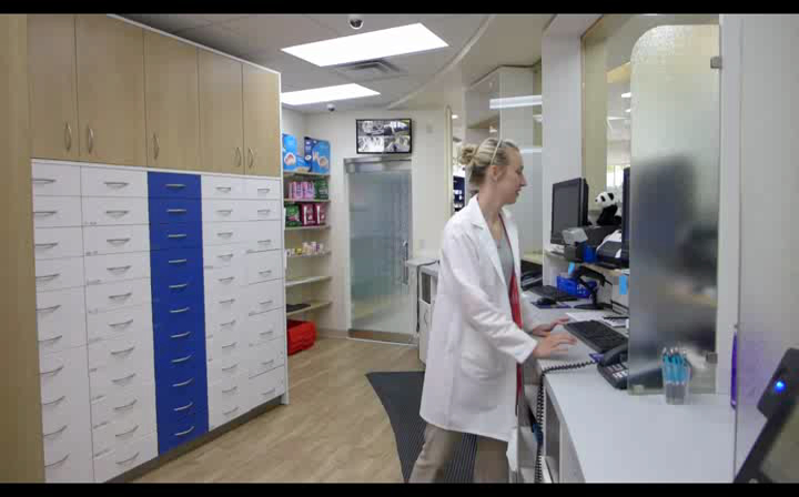 With German drawer cabinets, U.S. pharmacies are improving their work speed and area effectiveness.