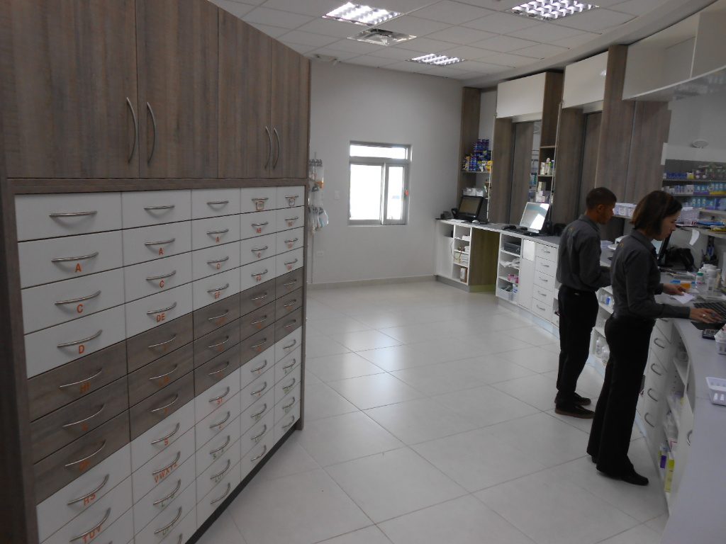 Rx with drawer units, Pharmacia Las Colinas, Apotheke bei AT Design Team