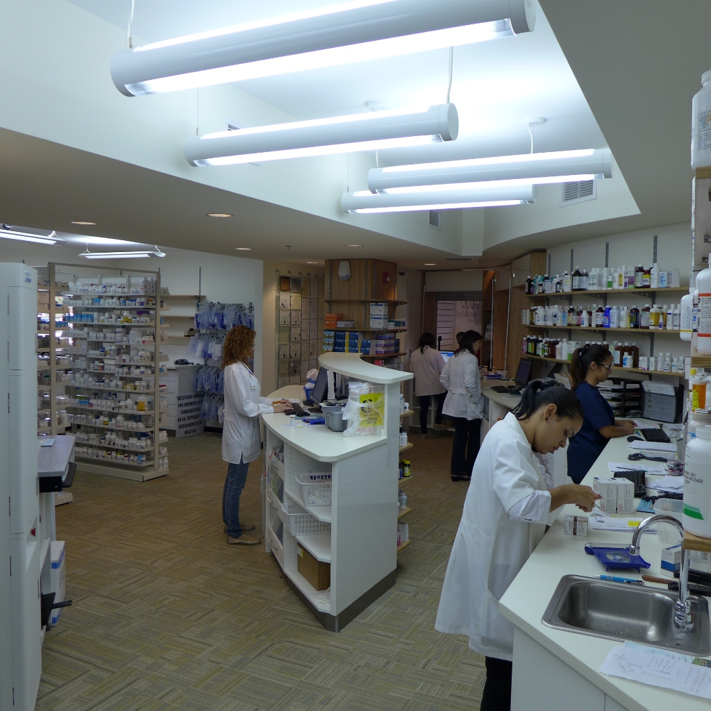 Farmacia especializada, Puerto Rico AT Design Team